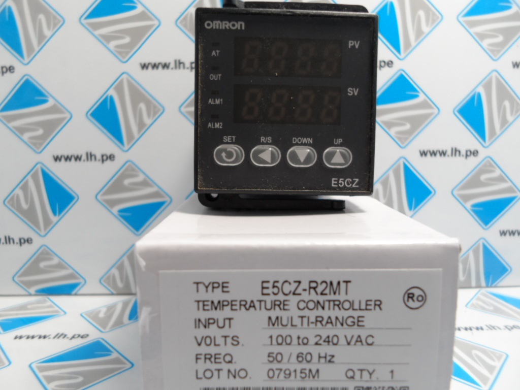 E5CZ-R2MT AC100-240       Controladores de temperatura 48x48, multi rango 100 to 240VAC, 50/60Hz Omron